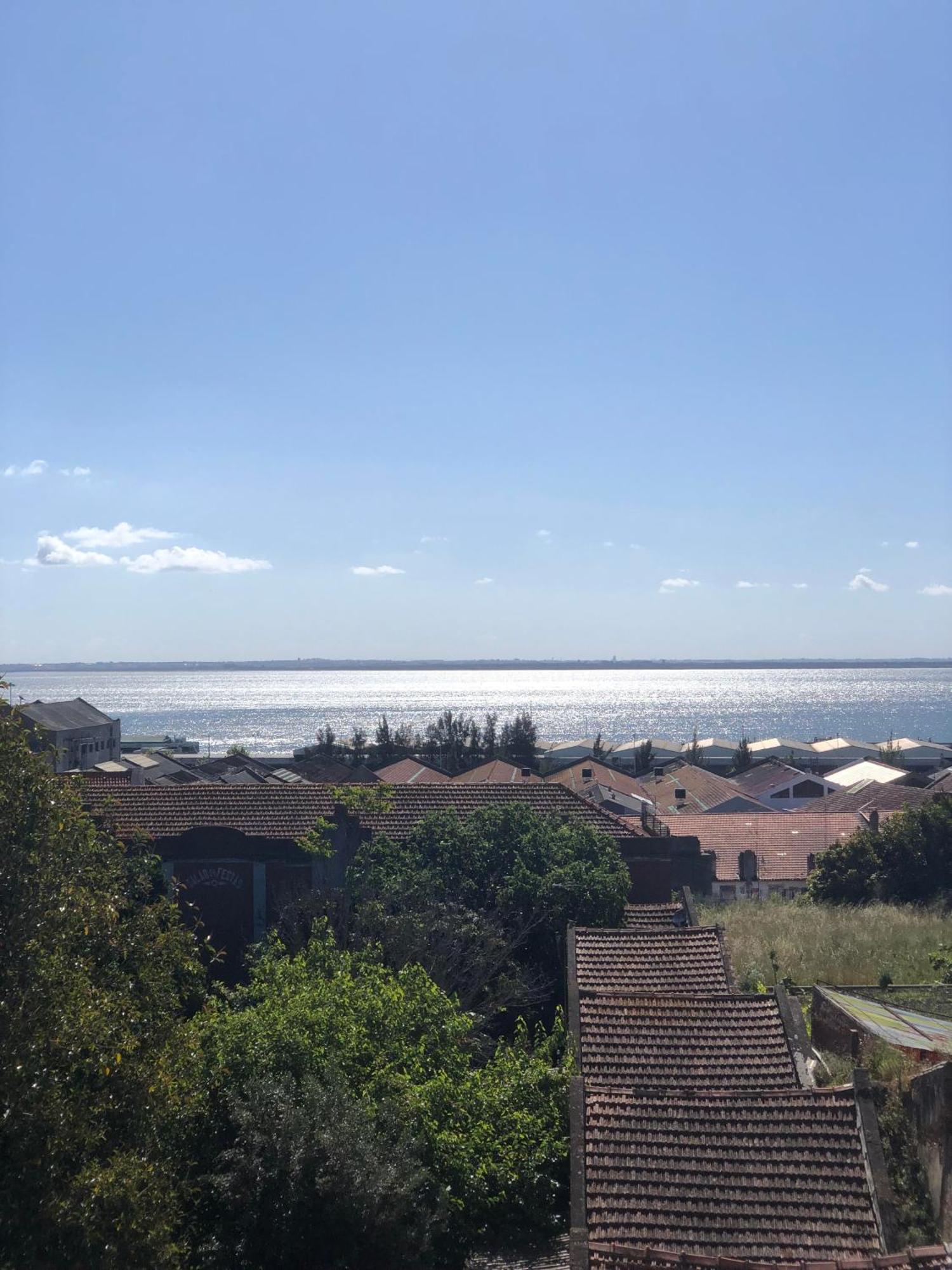 Quarto Com Vista Do Rio Tejo Otel Lisboa Dış mekan fotoğraf